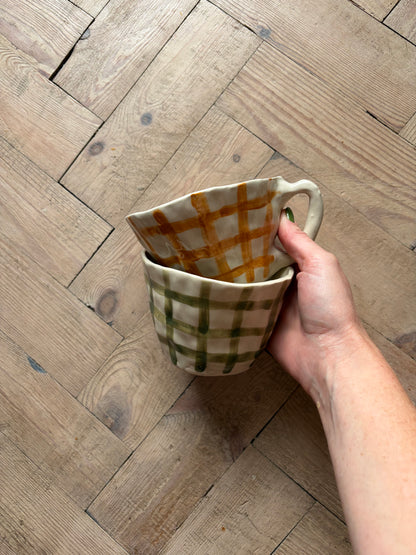 Green gingham mug