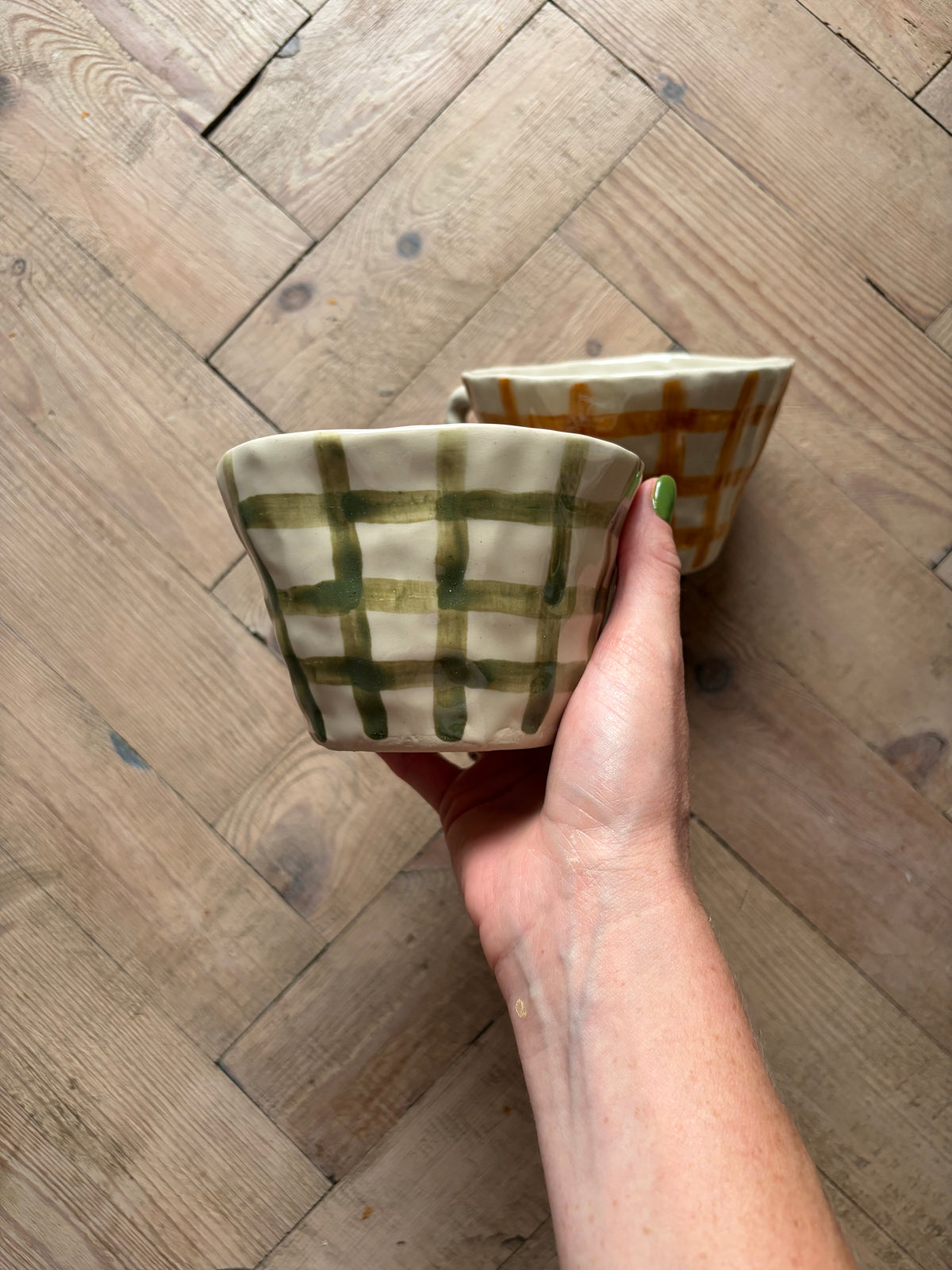Green gingham mug