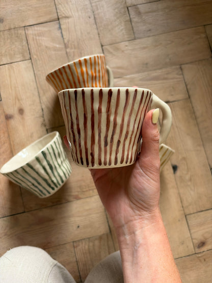 Chestnut thin stripe mug
