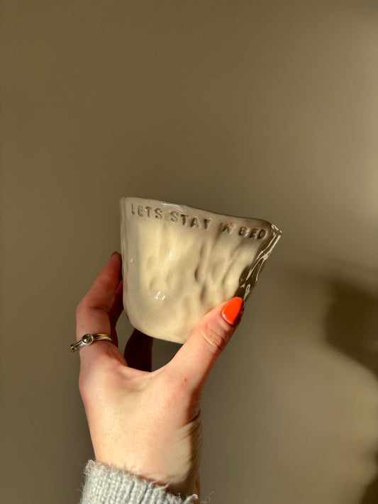 Bespoke dimpled hand warmer mug