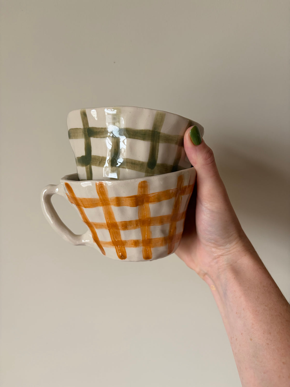 Green gingham mug