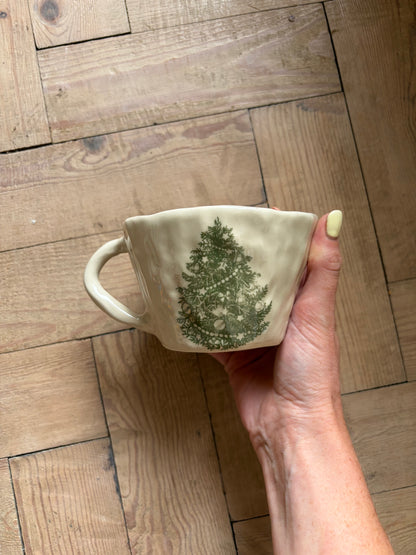 Vintage style Christmas tree mug (pre order)