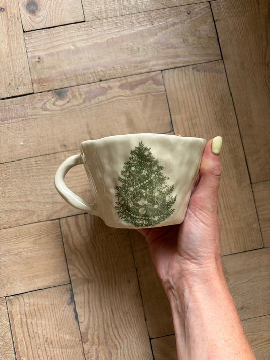 Vintage style Christmas tree mug