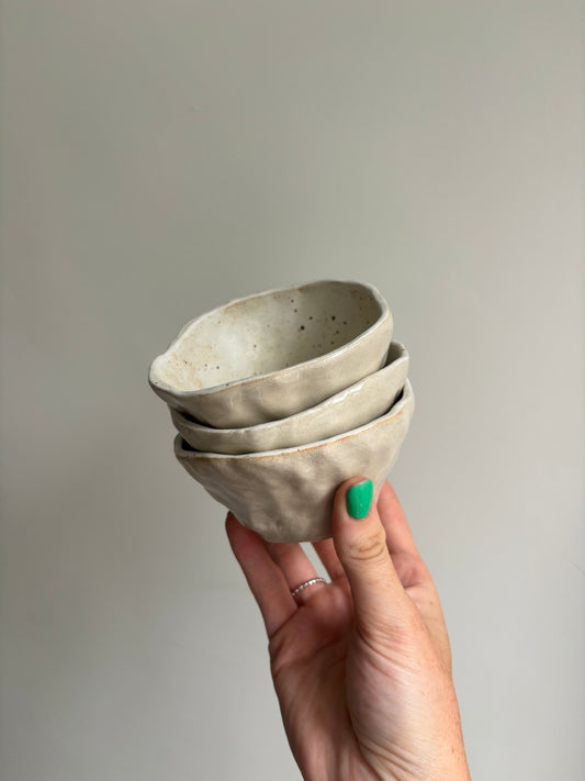 Vanilla speckled bowls